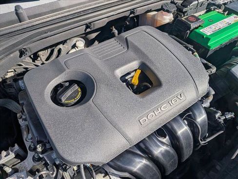Used 2019 Hyundai Elantra SE image 22