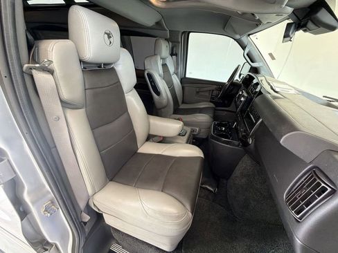 Used 2021 Chevrolet Express 2500 LS w/ Enhanced Convenience Package RWD image 29