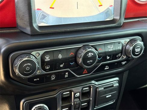 Used 2022 Jeep Gladiator Rubicon w/ Cold Weather Group image 26
