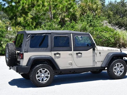 Used 2018 Jeep Wrangler Unlimited Rubicon w/ Connectivity Group AWD/4WD image 30