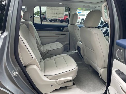 New 2026 Buick Enclave Avenir w/ Super Cruise Package FWD image 36