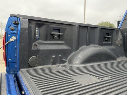 Used 2017 Ford F150 Raptor w/ Equipment Group 802A Luxury image 3