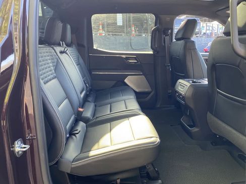 Used 2025 GMC Sierra EV Denali AWD/4WD image 17