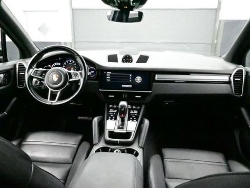 Certified 2022 Porsche Cayenne Platinum Edition AWD/4WD image 19