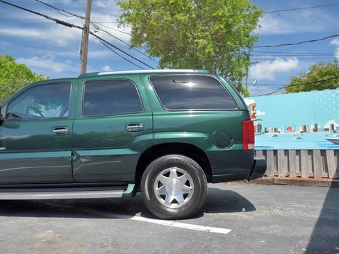 Used 2002 Cadillac Escalade AWD image 8