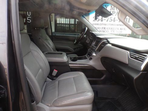 Used 2018 Chevrolet Suburban LT image 13
