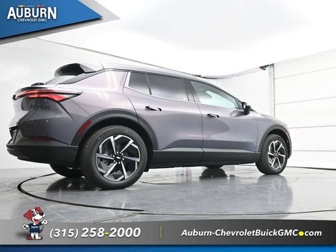 New 2026 Chevrolet Equinox EV LT image 22