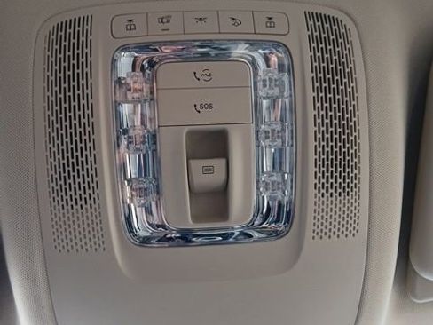 Used 2025 Mercedes-Benz GLE 450e 4MATIC image 29