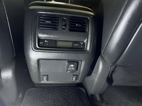 Used 2013 Nissan Pathfinder SL w/ SL Premium Pkg image 22