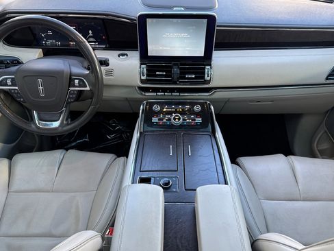 Used 2018 Lincoln Navigator L Reserve w/ Technology Package image 13