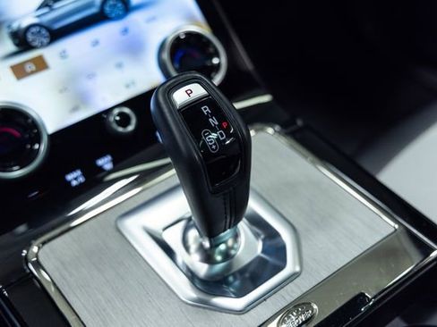 Used 2023 Land Rover Range Rover Evoque R-Dynamic SE image 20