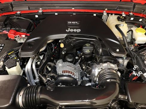 Used 2019 Jeep Wrangler Unlimited Rubicon w/ LED Lighting Group image 35