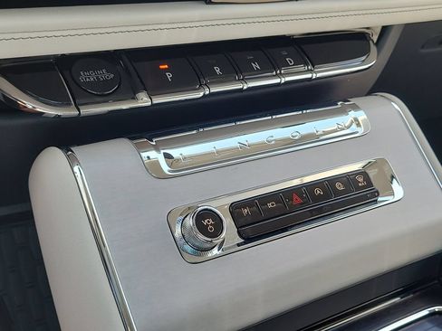 Used 2026 Lincoln Aviator Reserve w/ Luxury Package RWD image 25