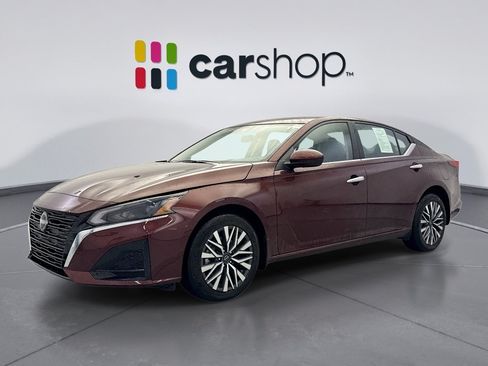 Used 2023 Nissan Altima 2.5 SV AWD/4WD image 1