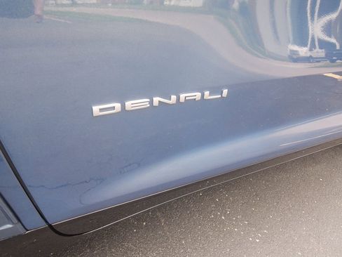 Used 2025 GMC Acadia Denali w/ Super Cruise Package FWD image 4
