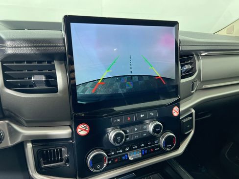 Used 2024 Ford Expedition Max XLT image 26