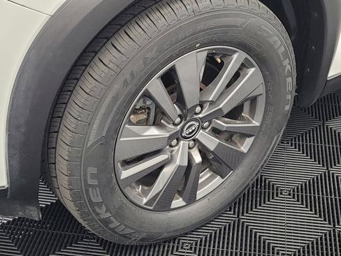 Used 2022 Nissan Pathfinder SV image 31