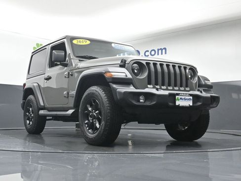Used 2019 Jeep Wrangler Sport S image 22