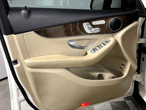 Used 2018 Mercedes-Benz GLC 300 GLC 300 image 18