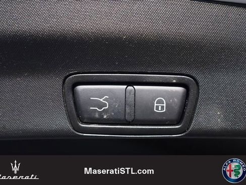 Used 2023 Alfa Romeo Stelvio Ti image 27