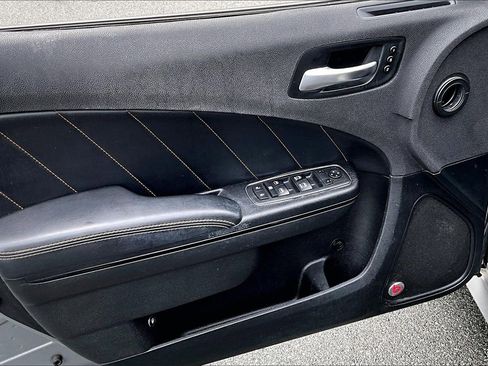 Used 2017 Dodge Charger R/T image 28