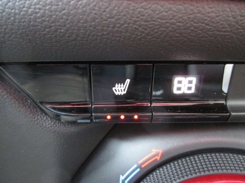 Used 2021 Chevrolet Blazer RS w/ Driver Confidence II Package image 21