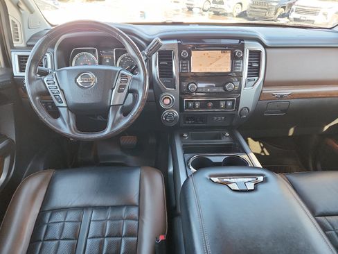 Used 2019 Nissan Titan Platinum Reserve w/ Platinum Utility Package image 11