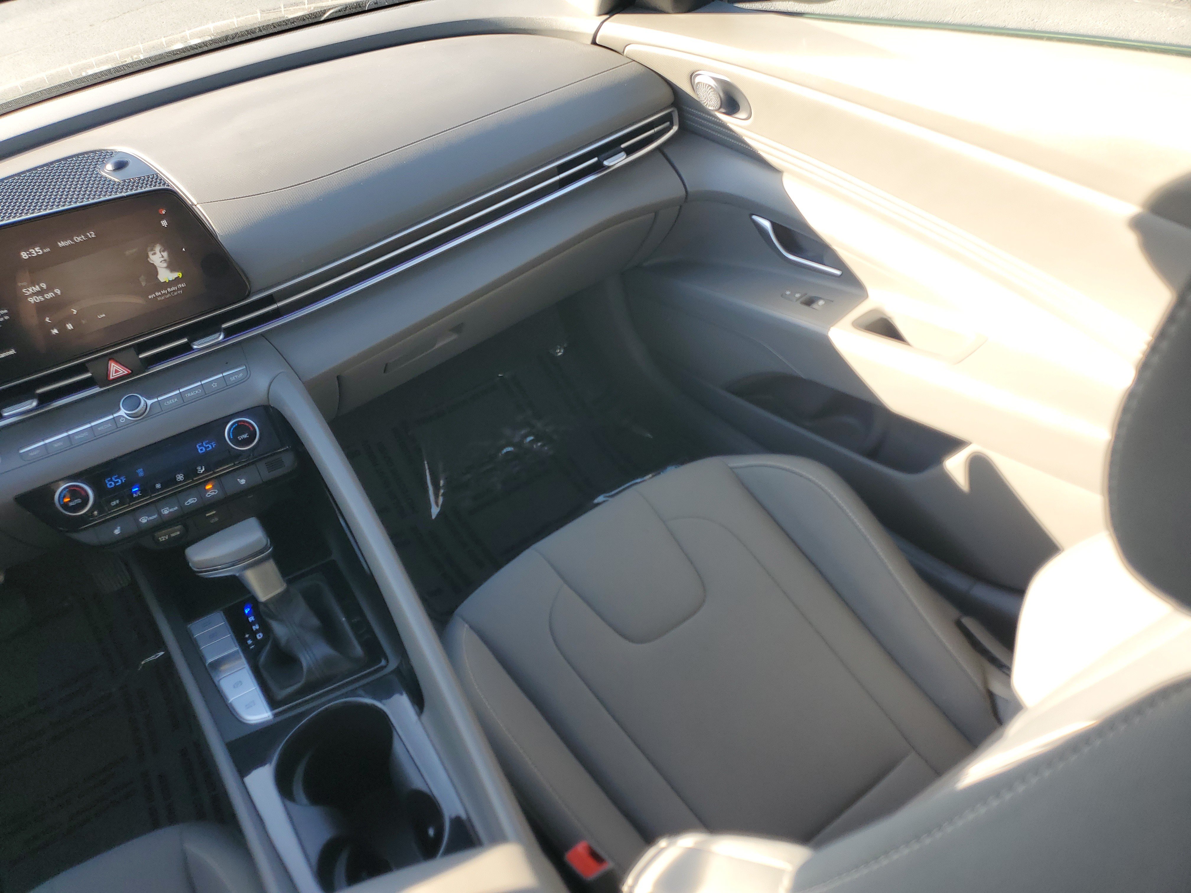 Used 2025 Hyundai Elantra SEL FWD image 17