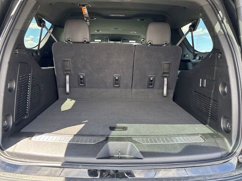 Certified 2025 Chevrolet Suburban Z71 AWD/4WD image 27