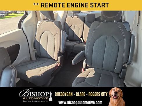 Used 2023 Chrysler Voyager LX FWD image 8