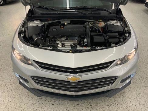 Used 2018 Chevrolet Malibu LT FWD image 34