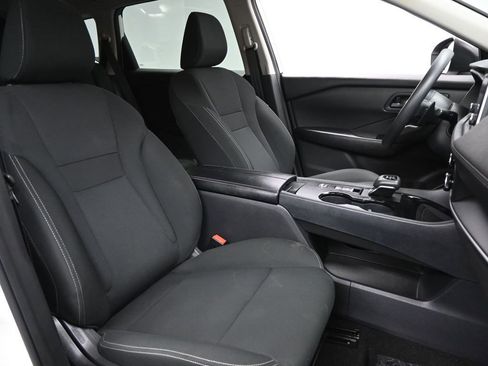 Used 2024 Nissan Rogue S image 11