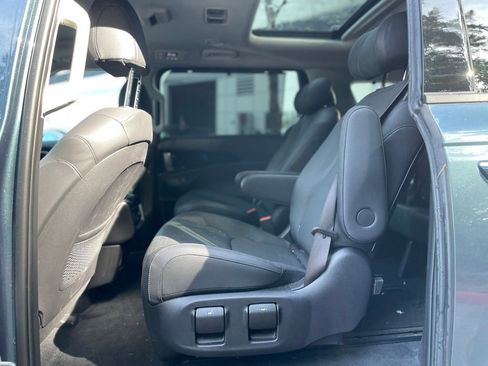 Used 2025 Kia Carnival SX Prestige FWD image 18