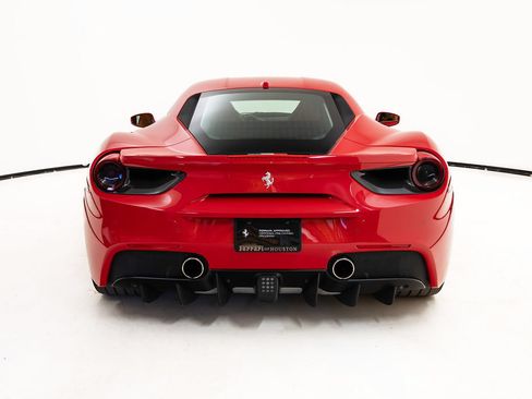 Certified 2017 Ferrari 488 GTB RWD image 10