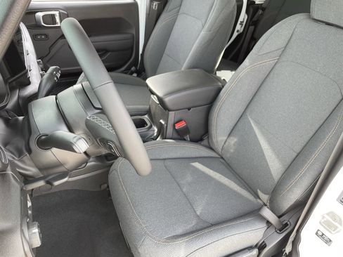 New 2025 Jeep Gladiator Sport AWD/4WD image 19