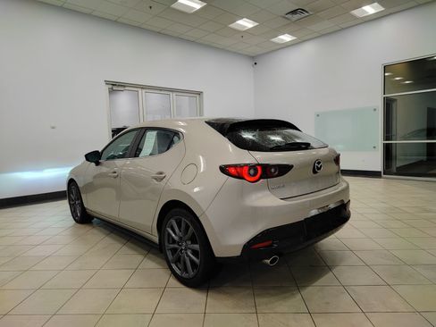 Used 2024 MAZDA MAZDA3 s FWD image 5