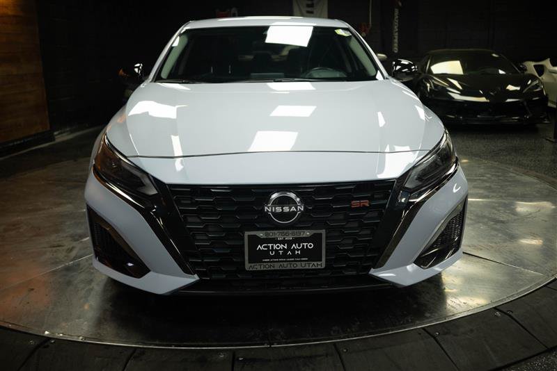 Used 2023 Nissan Altima 2.5 SR FWD image 3