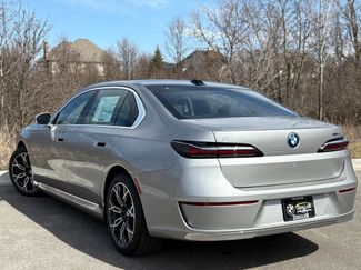 Used 2025 BMW i7 xDrive60 w/ Premium Package video 4