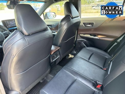 Used 2022 Toyota Venza XLE AWD/4WD image 15