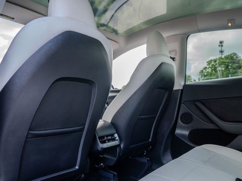 Used 2024 Tesla Model Y Performance AWD/4WD image 19