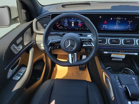 New 2026 Mercedes-Benz GLS 580 4MATIC image 12