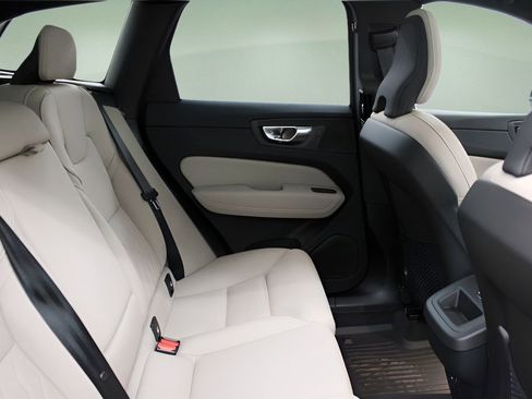 New 2026 Volvo XC60 B5 Plus w/ Protection Package Premier image 28