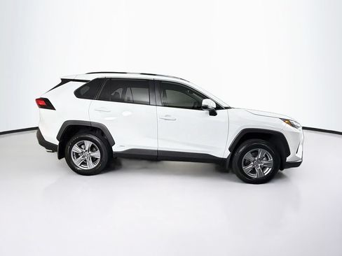 Used 2025 Toyota RAV4 XLE AWD/4WD image 10