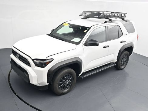 Used 2025 Toyota 4Runner SR5 AWD/4WD image 27