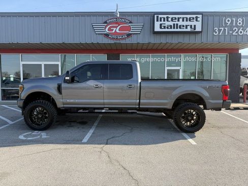 Used 2021 Ford F350 Lariat image 10