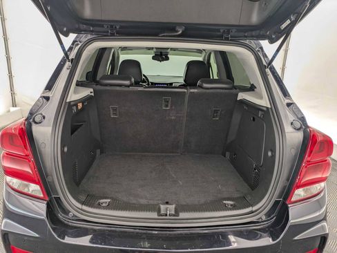 Used 2021 Chevrolet Trax LT AWD/4WD image 32