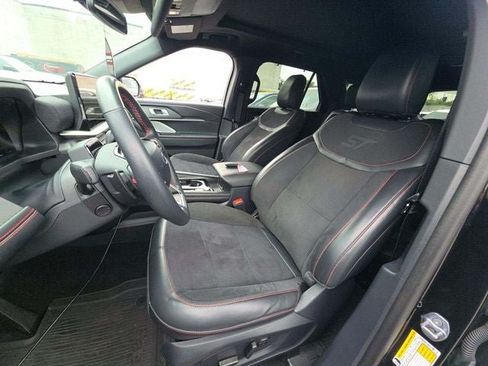 Used 2025 Ford Explorer ST AWD/4WD image 9