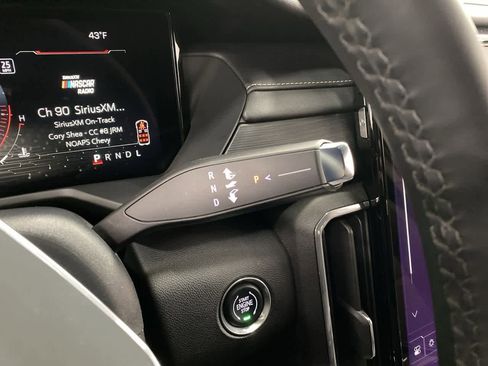 Used 2025 GMC Acadia Elevation image 27