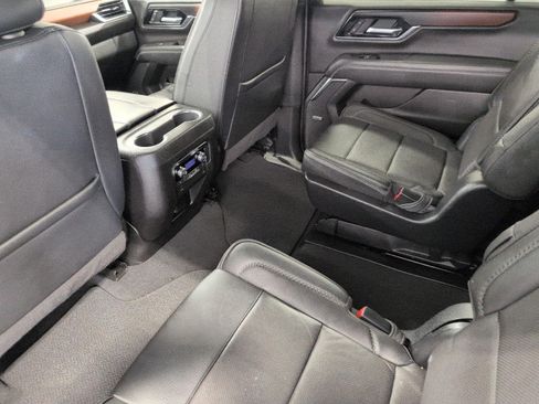 Used 2025 GMC Yukon XL Denali AWD/4WD image 20