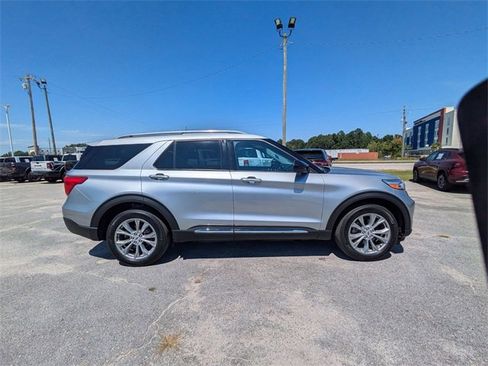 Used 2023 Ford Explorer Limited image 4